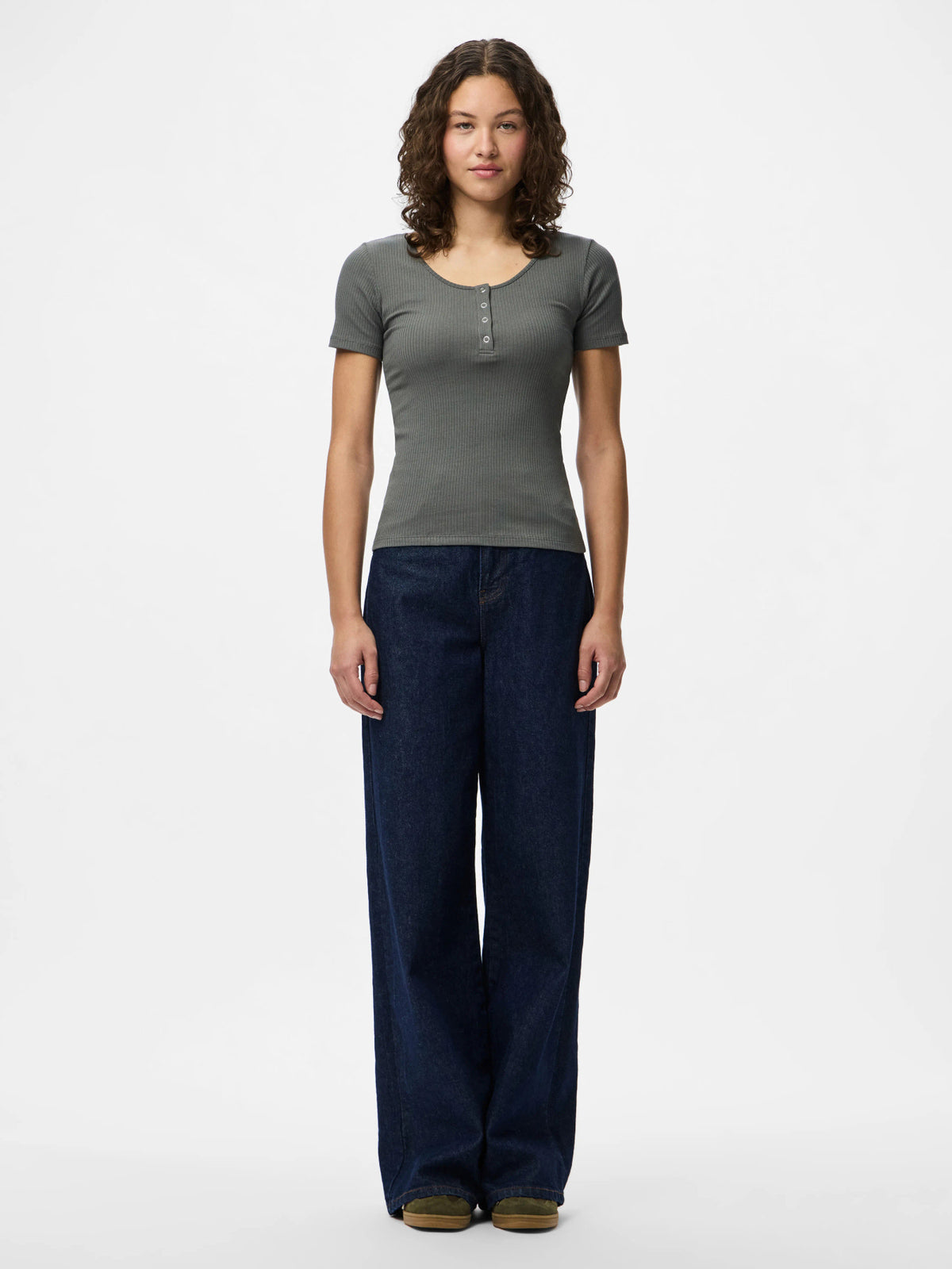 Grå Bluse fra PIECES - 17101439