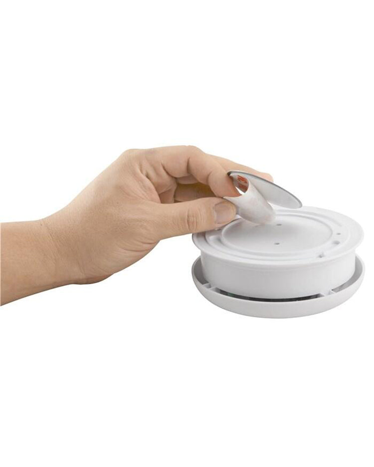 Magnetic bracket for smoke alarm