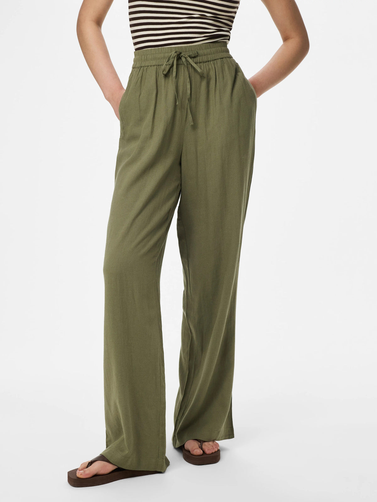 Deep Lichen Green Bukser fra PIECES - 17149314